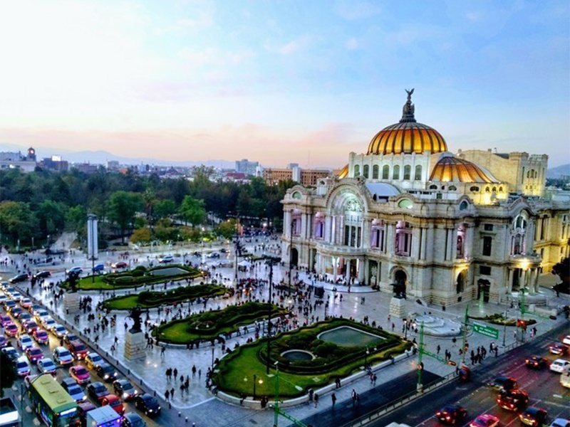 Image of exterior of Palacio de Bellas Artes in Mexico City used in article featuring five places Maritur DMC wants to share with planners when people are travelling to Mexico.