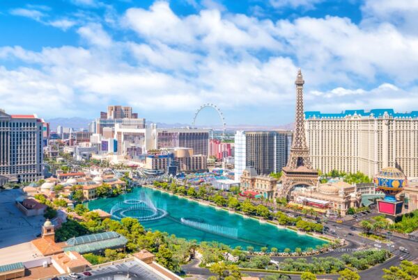 Porter Airlines announces Toronto to Las Vegas service. This is a stock image cityscape image of part of the Las Vegas Strip. Photo by F11 Photo / Canva.